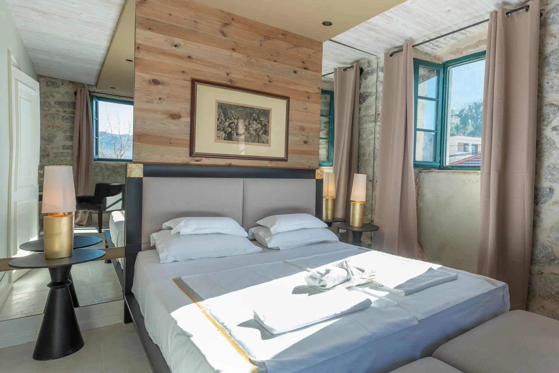 Mini hotel with swimming pool near Kotor